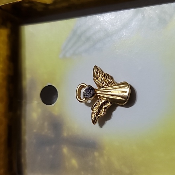 God Child Angel Pin with Gift Box - Picture 2 of 6